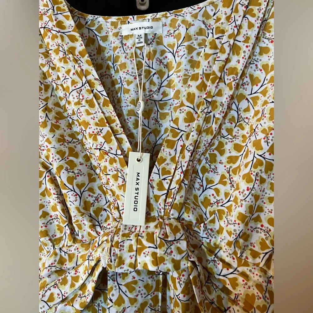NWT Max Studio MUST HAVE! Fitted to accentuate curves, and very flattering. - Picture 8 of 9